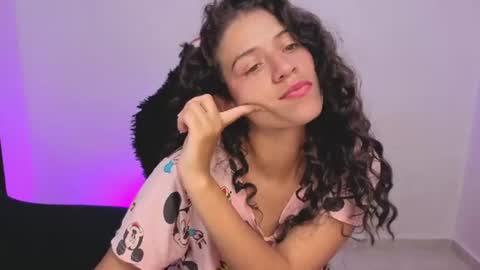 daniela_rivasthl online show from July 30, 9:27 am