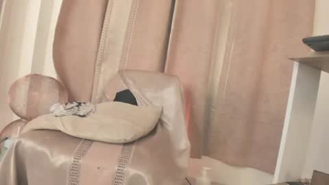 danielamay00 online show from August 2, 4:03 pm