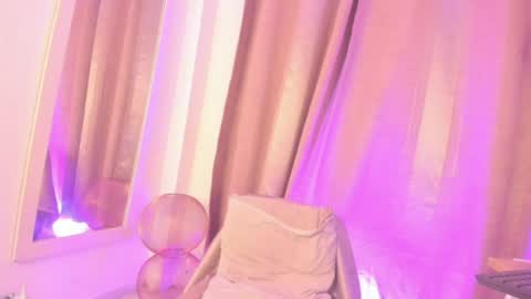 danielamay00 online show from August 4, 5:15 am