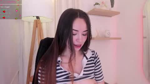 Danielle Rose online show from August 14, 6:50 am