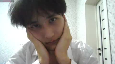 danielswift_ online show from August 10, 9:27 pm