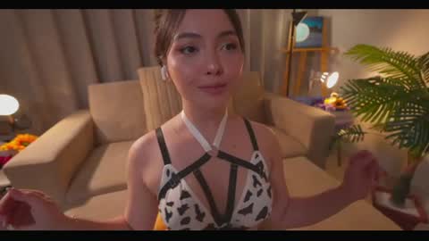 DANII   online show from August 14, 10:57 pm