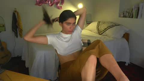 danalle online show from August 5, 9:57 pm