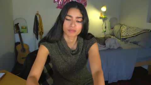 danalle online show from August 12, 7:49 pm