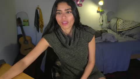 danalle online show from August 12, 10:01 pm