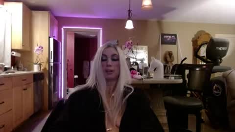 DanikaWhite69 online show from July 19, 1:24 pm