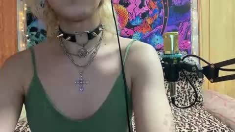 danitavranich online show from August 5, 9:57 pm