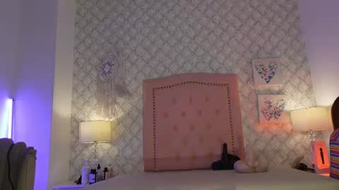 Danna online show from August 11, 3:36 pm