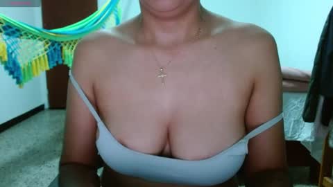 Danna online show from August 2, 11:44 pm