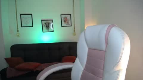 Danna online show from August 15, 1:42 am