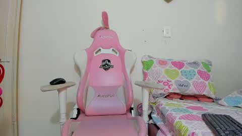 danna_scott26 online show from July 1, 10:33 pm