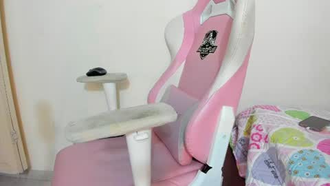 danna_scott26 online show from July 3, 9:06 pm