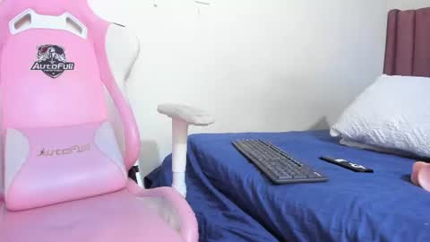 danna_scott26 online show from July 23, 11:51 pm