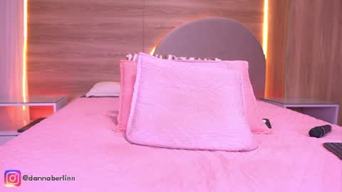 Danna Berlin  online show from August 5, 8:29 pm