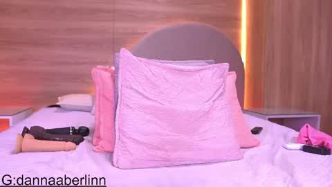 Danna Berlin  online show from August 8, 1:49 am