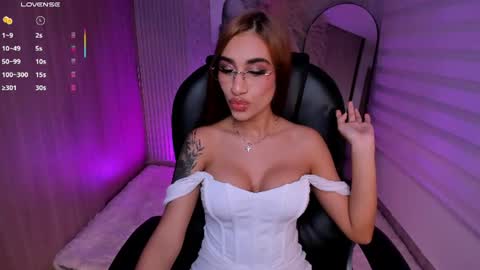Danna Cruz  online show from July 3, 1:07 am
