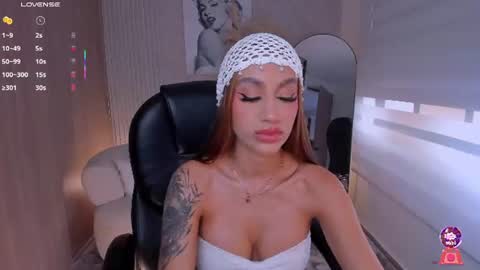Danna Cruz  online show from August 15, 7:51 pm