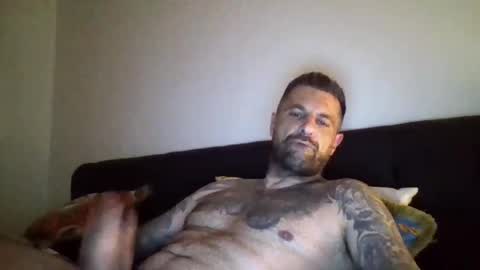 danny149664 online show from May 18, 7:36 pm
