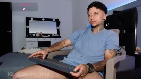 Danny  online show from May 10, 4:04 am