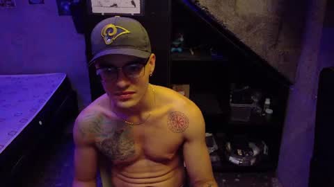 dany_kyng online show from August 12, 10:45 pm