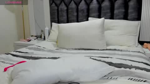 daphaineex online show from August 6, 12:20 am