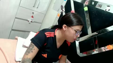 daphne877046 online show from July 25, 7:23 am