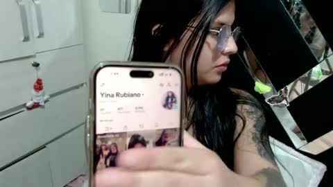 daphne877046 online show from August 12, 7:43 am