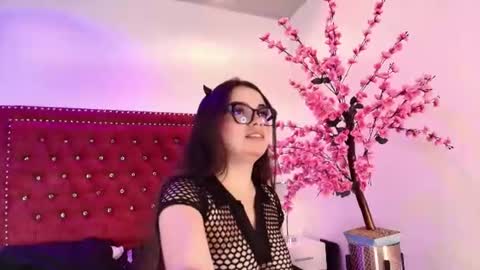 Daphne  online show from August 12, 12:29 pm