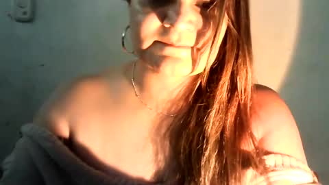 dapnne online show from August 4, 4:48 pm