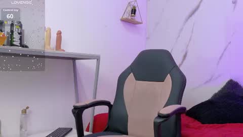 Dariah online show from August 3, 11:23 pm