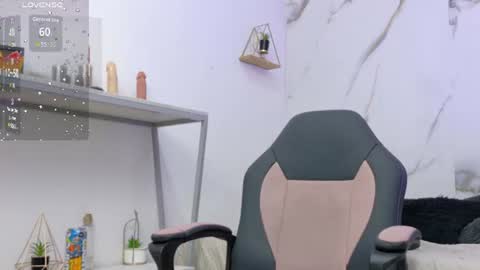 Dariah online show from August 7, 1:05 am