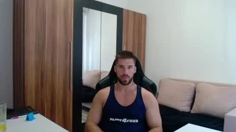 darius_94 online show from August 3, 12:45 pm