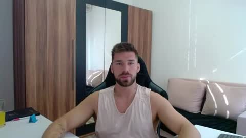 darius_94 online show from August 4, 6:32 am