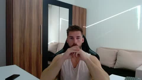 darius_94 online show from August 6, 4:55 am