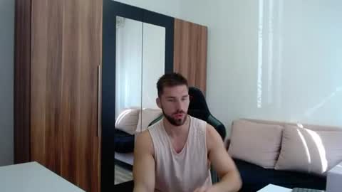 darius_94 online show from August 6, 6:45 am