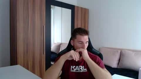 darius_94 online show from August 7, 10:04 am