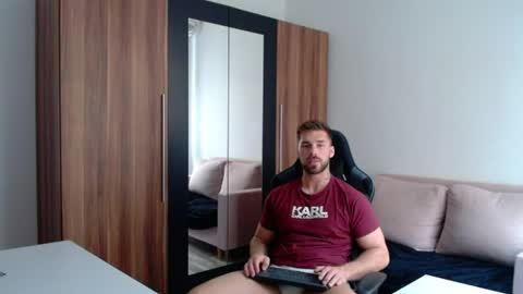 darius_94 online show from August 7, 12:16 pm