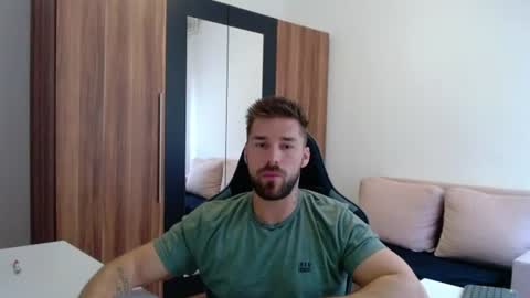 darius_94 online show from August 9, 8:37 am
