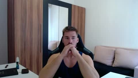 darius_94 online show from August 9, 11:55 am