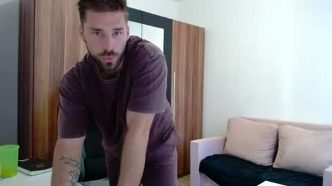 darius_94 online show from August 9, 3:24 pm