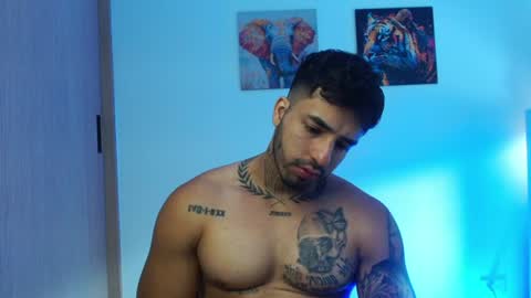 Darius Phoenix  online show from July 23, 5:26 pm