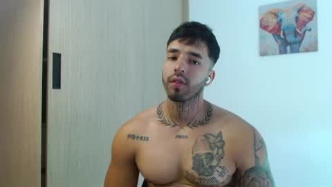 Darius Phoenix  online show from July 28, 5:30 pm