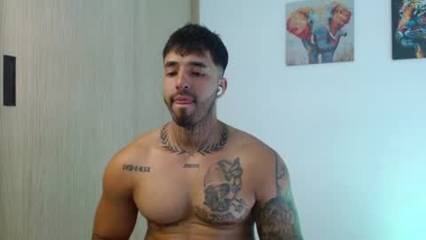 Darius Phoenix  online show from July 28, 6:36 pm