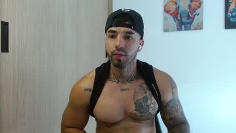 Darius Phoenix  online show from July 29, 6:59 pm