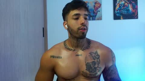 Darius Phoenix  online show from July 31, 6:24 pm