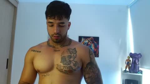 Darius Phoenix  online show from August 3, 7:32 pm