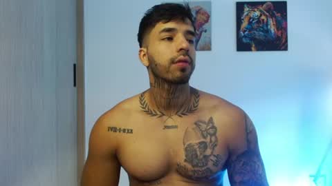 Darius Phoenix  online show from August 4, 4:04 pm