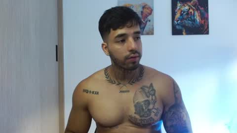 Darius Phoenix  online show from August 4, 5:10 pm