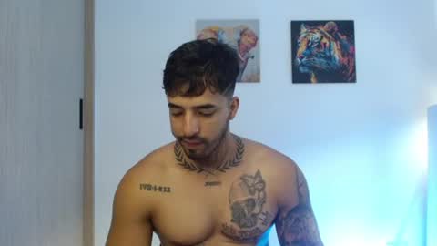 Darius Phoenix  online show from August 6, 4:39 pm