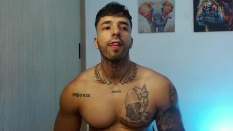 Darius Phoenix  online show from August 8, 6:19 pm
